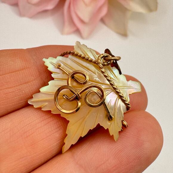 Vintage Carved MOP Leaf Pin Wirework Heart Charm Souvenir Of The Fair Engraved - Picture 2 of 11